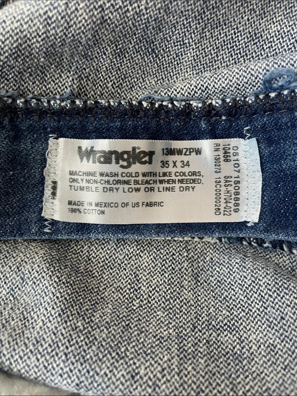 Wrangler Men’s Classic Blue Denim Jeans